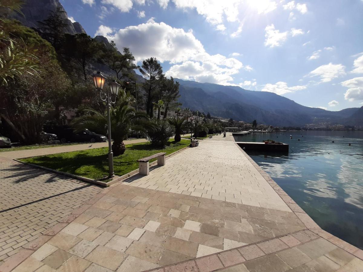 Maritimo Di Cattaro****lux With Garage Kotor